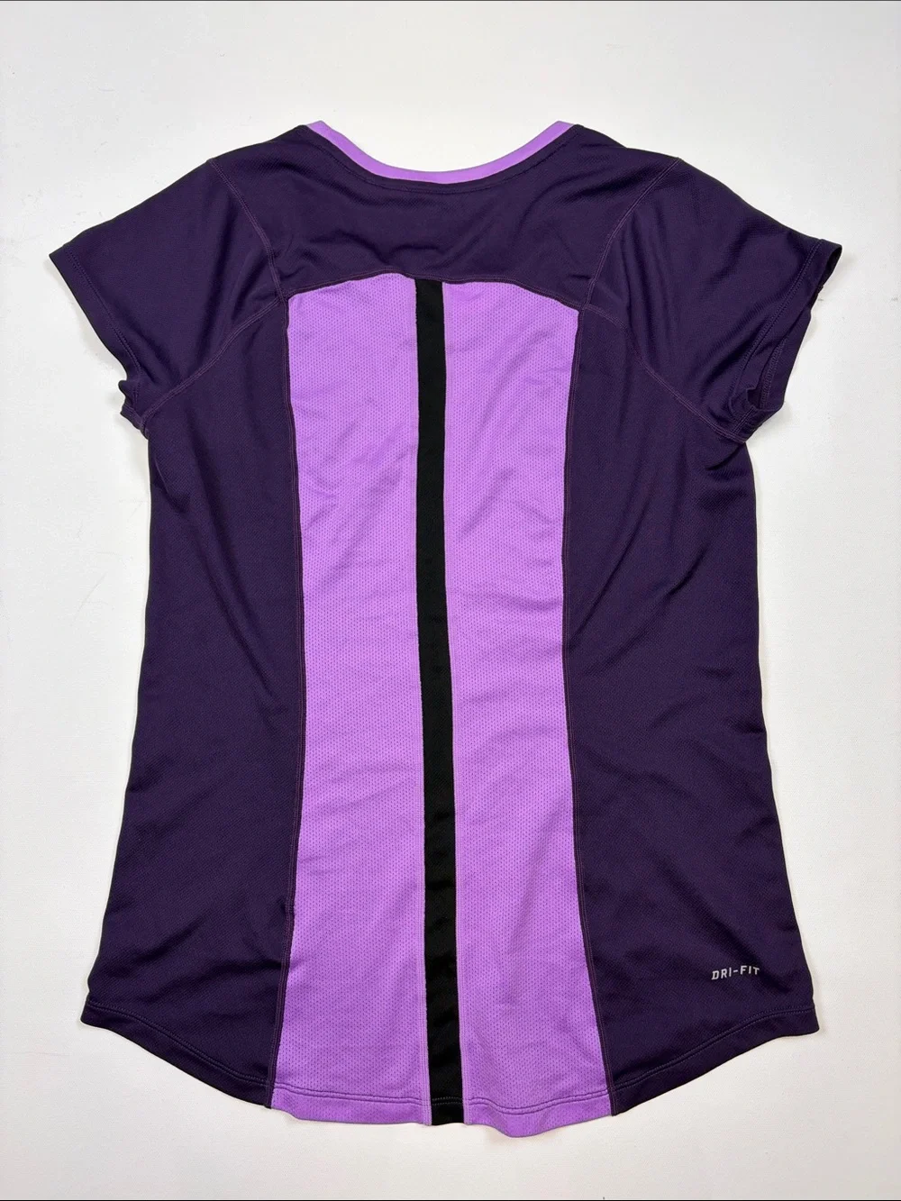 Nike Purple Short-Sleeve Dri-FIT Tee with Violet Trim Size Medium
